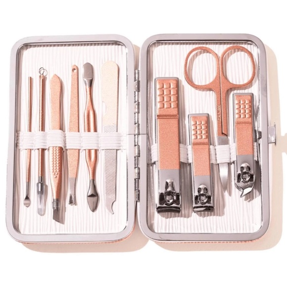 BLOSSOM 10 PIECE NAIL MANI-PEDI TOOL KIT - Picture 3 of 3